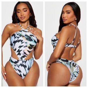 NWT FASHION NOVA “Island Love Affairs” Swimsuit